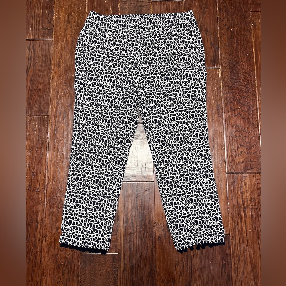 Chico’s Brigitte Navy Print Crops